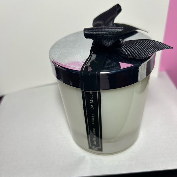 Jo Malone Lime Basil & Mandarin Home Candle 200g - Picture 2 of 4